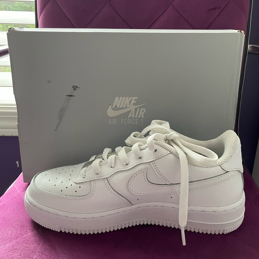 Air Force 1 (Size: Boys 6)
